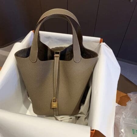 Fine Genuine Leather Fashion Leisure Bag 3
